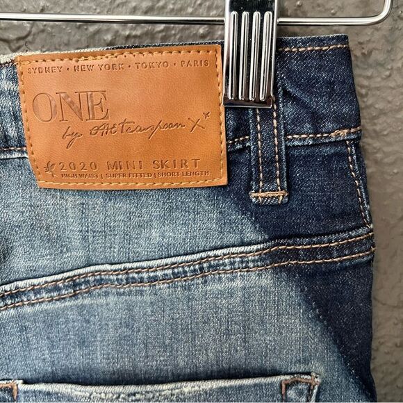 One Teaspoon 2020 Mini High Waist Denim Skirt in Superstar Blue size 23 - Picture 2 of 14